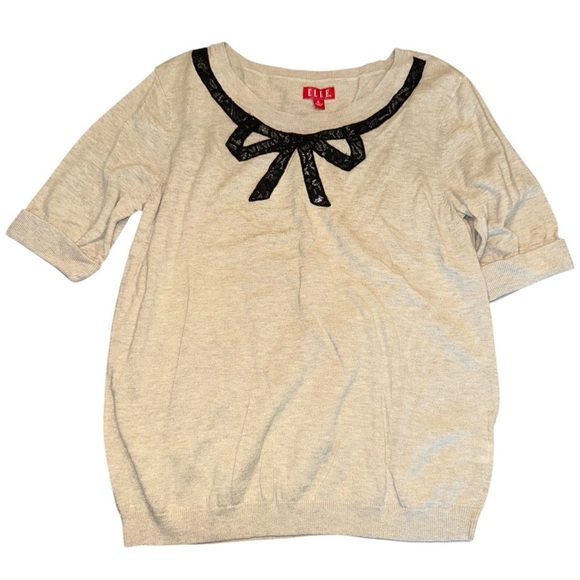 Gray Half Sleeve Top with Black Bow Detail - Picture 2 of 6